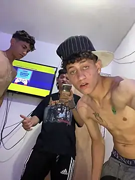 Snapshot of LatinBoysxxx chatting on 16, 1, 2025 LatinBoysxxx online show from 16, 1, 2025