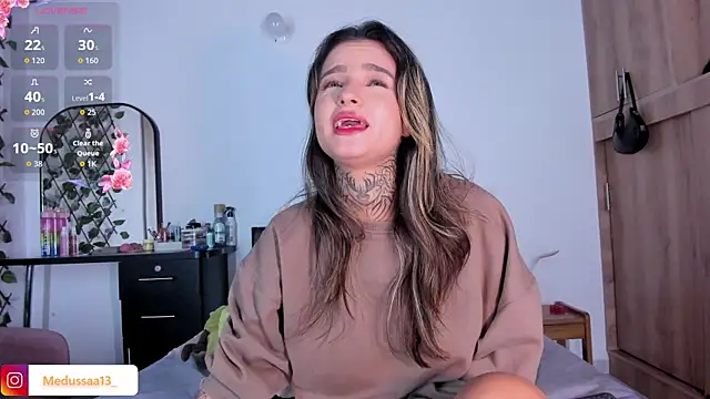 medussa13  online show from 17, 4, 2026