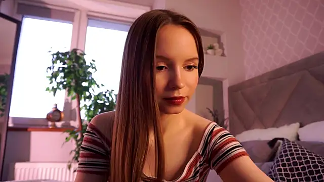 Snapshot of AlodiaHamblett chatting on 27, 10, 2025 AlodiaHamblett online show from 27, 10, 2025