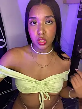 Snapshot of abbyyoungs chatting on 7, 12, 2024 abbyyoungs online show from 7, 12, 2024