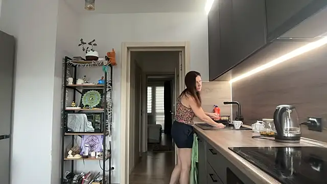 Snapshot of jainesummer chatting on 14, 10, 2025 jainesummer online show from 14, 10, 2025