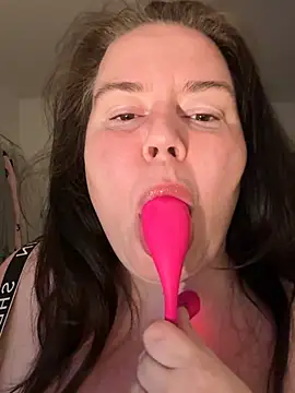 Snapshot of Viola_SassyX chatting on 21, 7, 2026 Viola SassyX online show from 21, 7, 2026