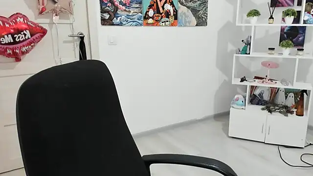 Miram Yu online show from 27, 10, 2025