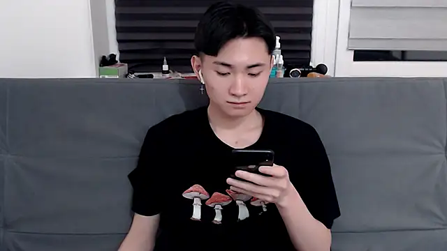 Miram Yu online show from 7, 2, 2025
