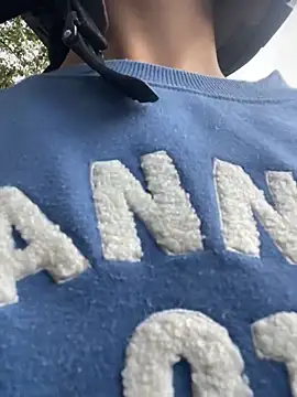 HannaRhodes online show from 3, 2, 2026