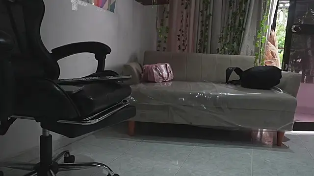 HannaRhodes online show from 7, 2, 2026