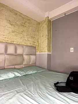 HannaRhodes online show from 30, 10, 2025