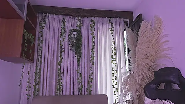 HannaRhodes online show from 28, 3, 2026