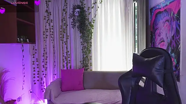 HannaRhodes online show from 14, 2, 2026