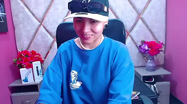 Im Mathias online show from 4, 2, 2025