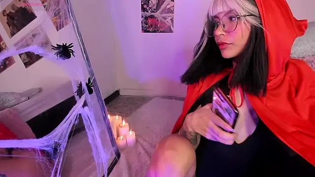 Luna-Chann online show from 22, 10, 2025