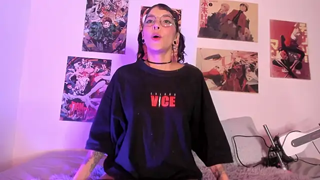 Luna-Chann online show from 4, 11, 2025