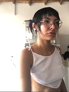 Luna-Chann online show from 10, 4, 2026