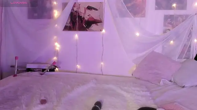 Luna-Chann online show from 18, 12, 2025