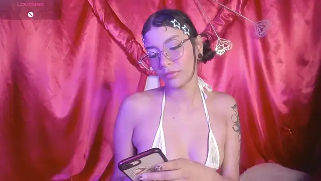 Luna-Chann online show from 15, 2, 2026