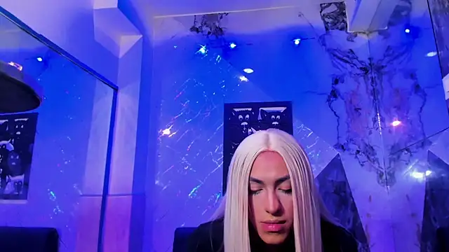 Isabella stanford2 online show from 18, 5, 2026