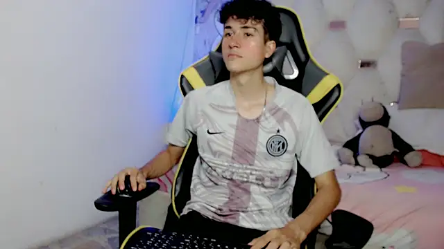 johnny cagee online show from 28, 11, 2025