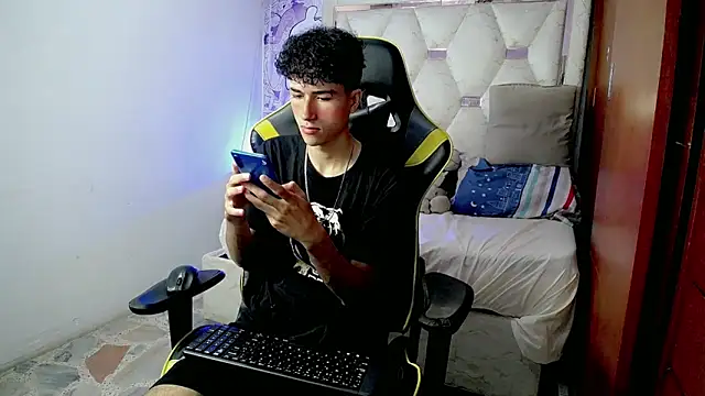 johnny cagee online show from 21, 12, 2025