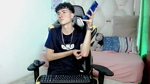 johnny cagee online show from 18, 12, 2025