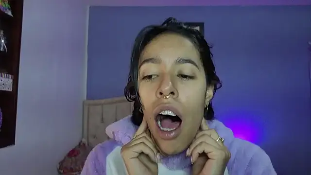 Snapshot of stephania_t chatting on 11, 5, 2026 stephania t online show from 11, 5, 2026