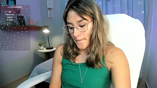 Snapshot of _Sophie__miller chatting on 25, 5, 2026 Sophie miller online show from 25, 5, 2026