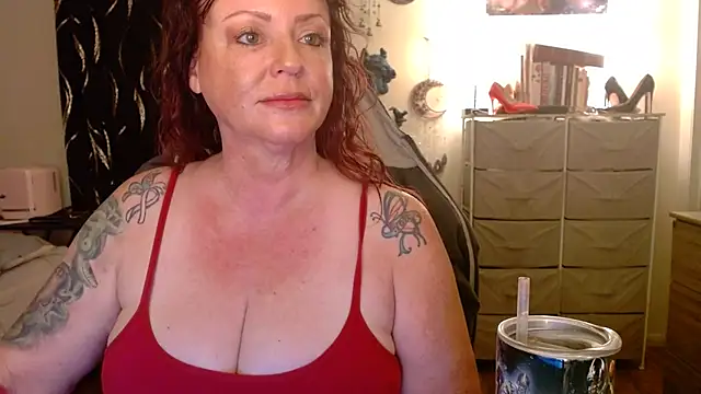 Nikkimastersgirl1091 online show from 13, 4, 2026