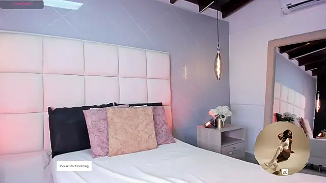 SaraMonroe1 online show from 18, 11, 2025