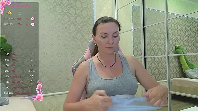 Snapshot of -DIVORA- chatting on 8, 10, 2025 -DIVORA- online show from 8, 10, 2025