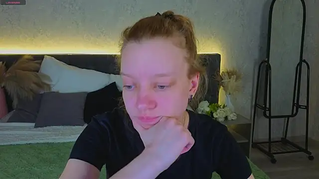 Michelle Blond online show from 5, 4, 2026