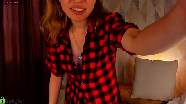 Michelle Blond online show from 8, 6, 2026