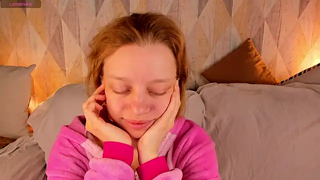 Snapshot of Michelle_Blond chatting on 27, 5, 2026 Michelle Blond online show from 27, 5, 2026