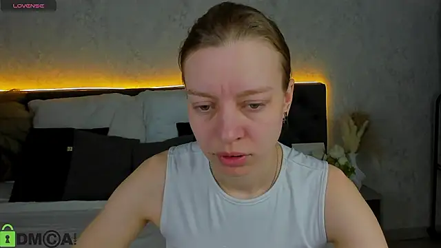 Michelle Blond online show from 2, 2, 2026