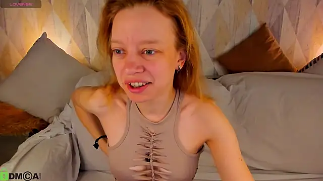 Snapshot of Michelle_Blond chatting on 4, 6, 2026 Michelle Blond online show from 4, 6, 2026