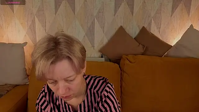 Michelle Blond online show from 8, 7, 2026