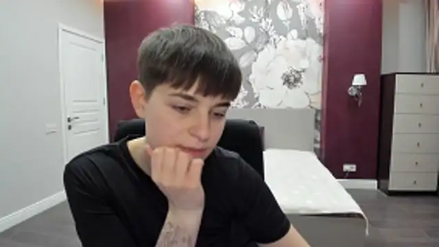 EmiliaYours online show from 6, 1, 2026