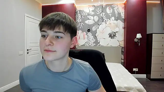 EmiliaYours online show from 3, 2, 2026