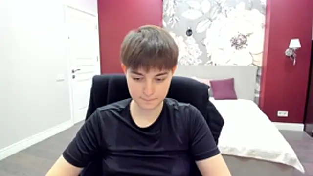 EmiliaYours online show from 9, 3, 2026