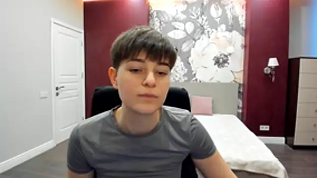 EmiliaYours online show from 7, 2, 2026