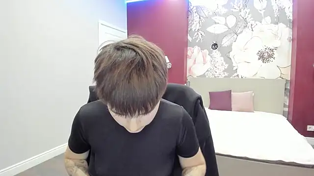 Snapshot of EmiliaYours chatting on 1, 12, 2025 EmiliaYours online show from 1, 12, 2025