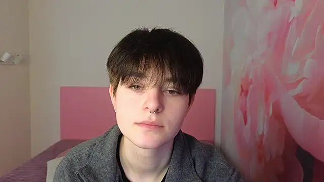 EmiliaYours online show from 8, 2, 2025