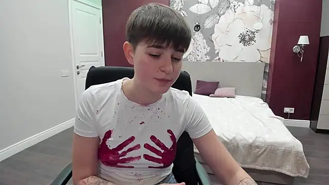 Snapshot of EmiliaYours chatting on 3, 11, 2025 EmiliaYours online show from 3, 11, 2025