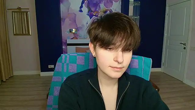 EmiliaYours online show from 4, 2, 2025