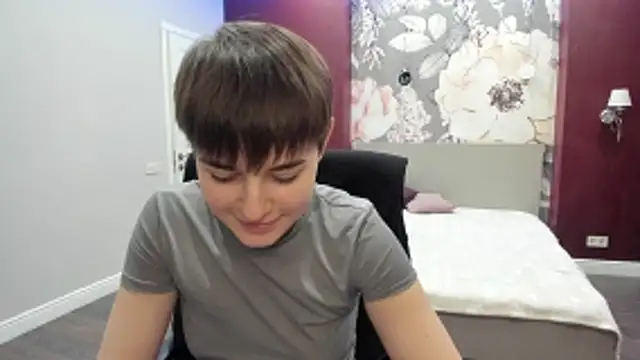 EmiliaYours online show from 18, 12, 2025