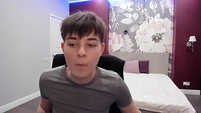 Snapshot of EmiliaYours chatting on 30, 11, 2025 EmiliaYours online show from 30, 11, 2025