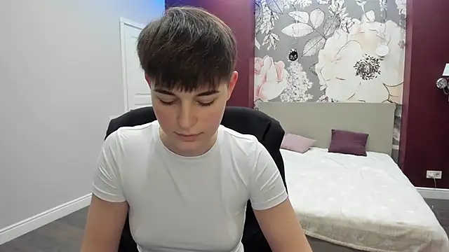 Snapshot of EmiliaYours chatting on 25, 10, 2025 EmiliaYours online show from 25, 10, 2025