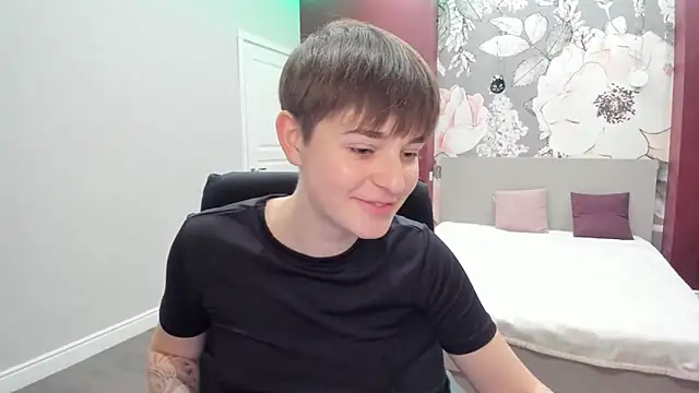 Snapshot of EmiliaYours chatting on 17, 11, 2025 EmiliaYours online show from 17, 11, 2025