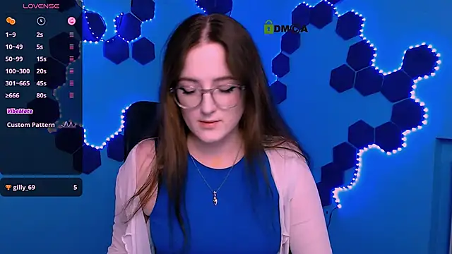 luna berryy online show from 2, 12, 2025