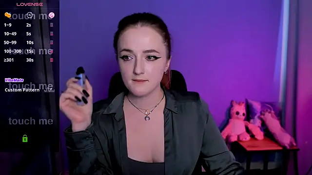 Snapshot of luna_berryy chatting on 18, 10, 2025 luna berryy online show from 18, 10, 2025