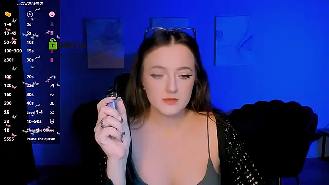 Snapshot of luna_berryy chatting on 8, 11, 2025 luna berryy online show from 8, 11, 2025