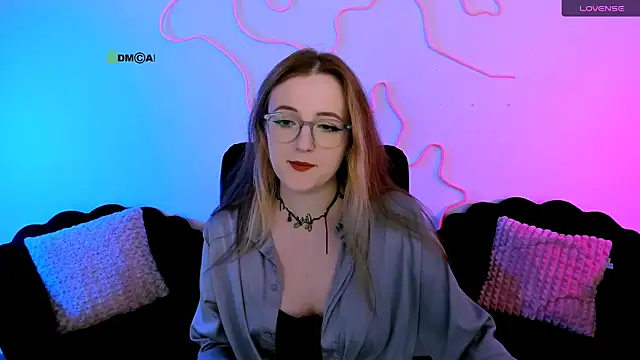 luna berryy online show from 24, 6, 2026